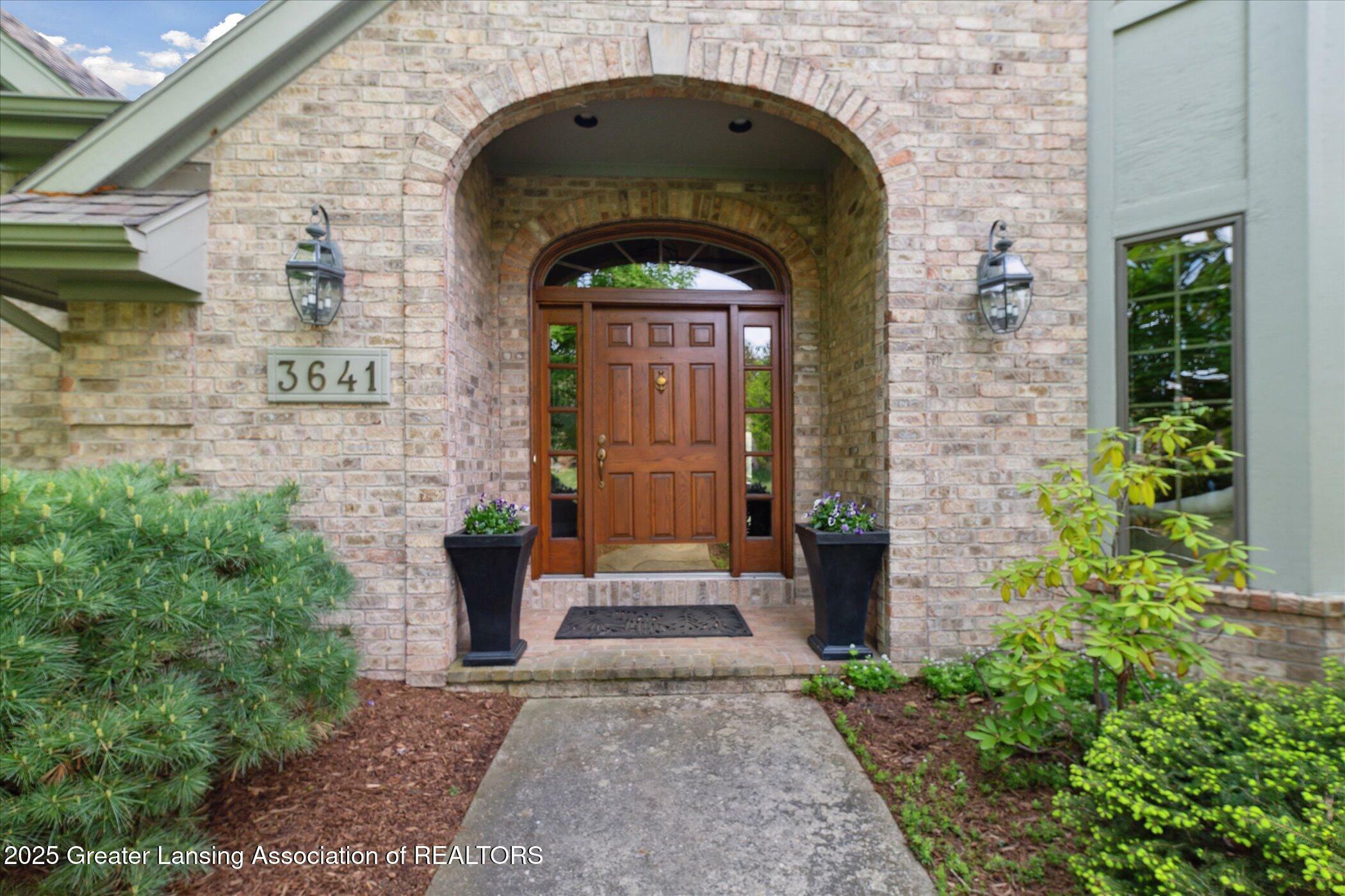 Property Photo:  3641 Beech Tree Lane  MI 48864 