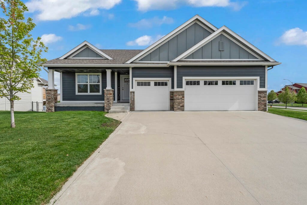 Property Photo: 2119 NW Reinhart Drive IA 50023
