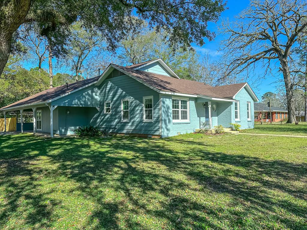 Property Photo: 328 Sunset Blvd TX 75904