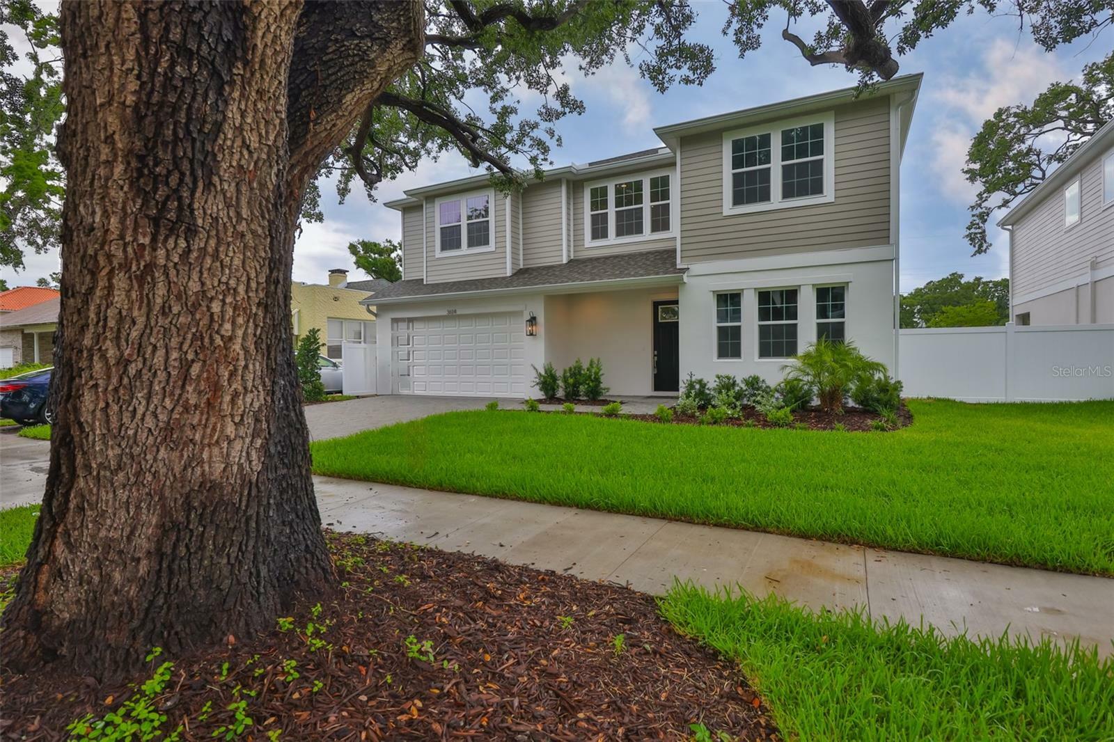 Property Photo: 3614 W Platt Street FL 33609