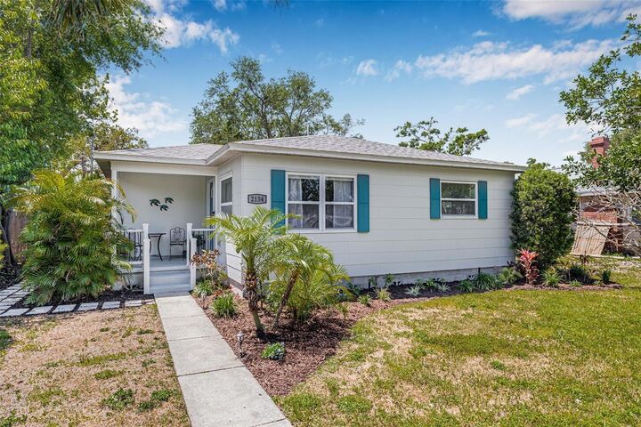 Property Photo: 2134 6th Avenue N FL 33713