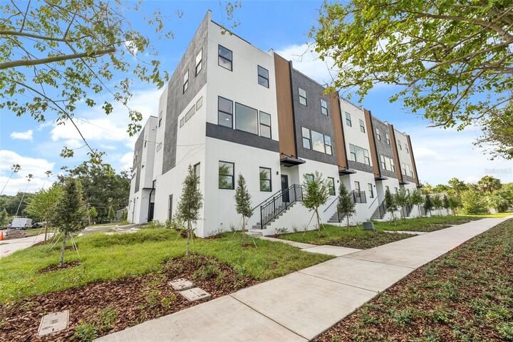 Property Photo: 2104 4th Street S FL 33705