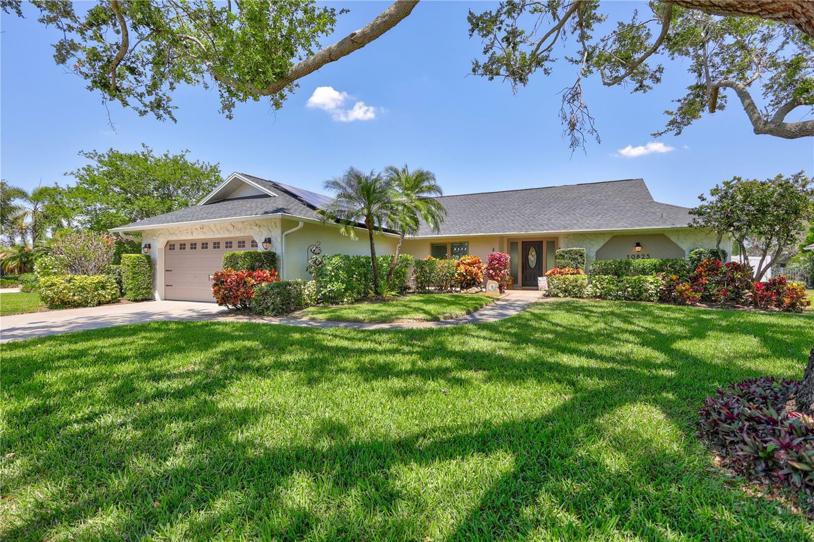 Property Photo: 10825 Christopher Court FL 33774
