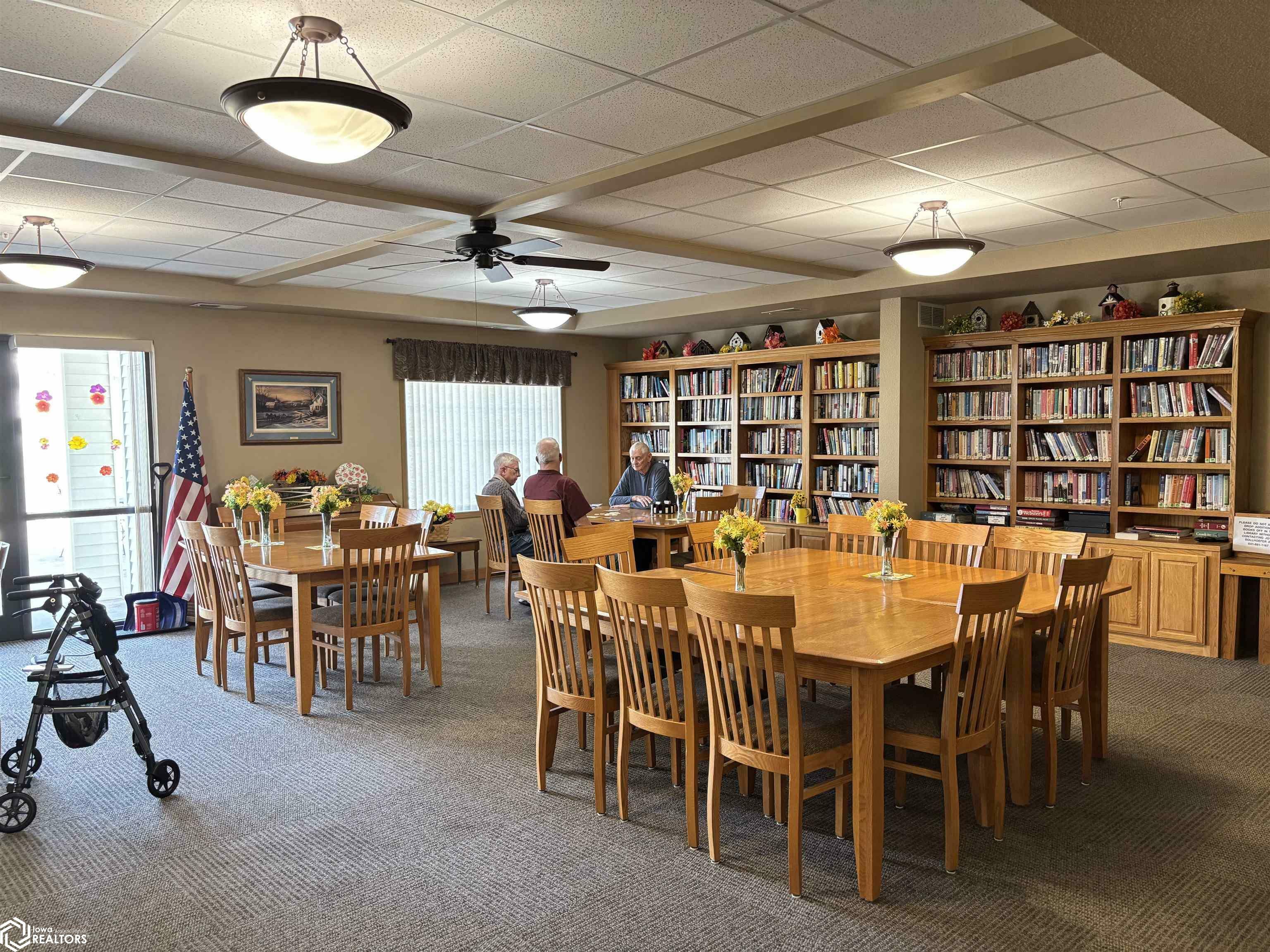Property Photo: 915 W Merle Hibbs Boulevard 209 IA 50158