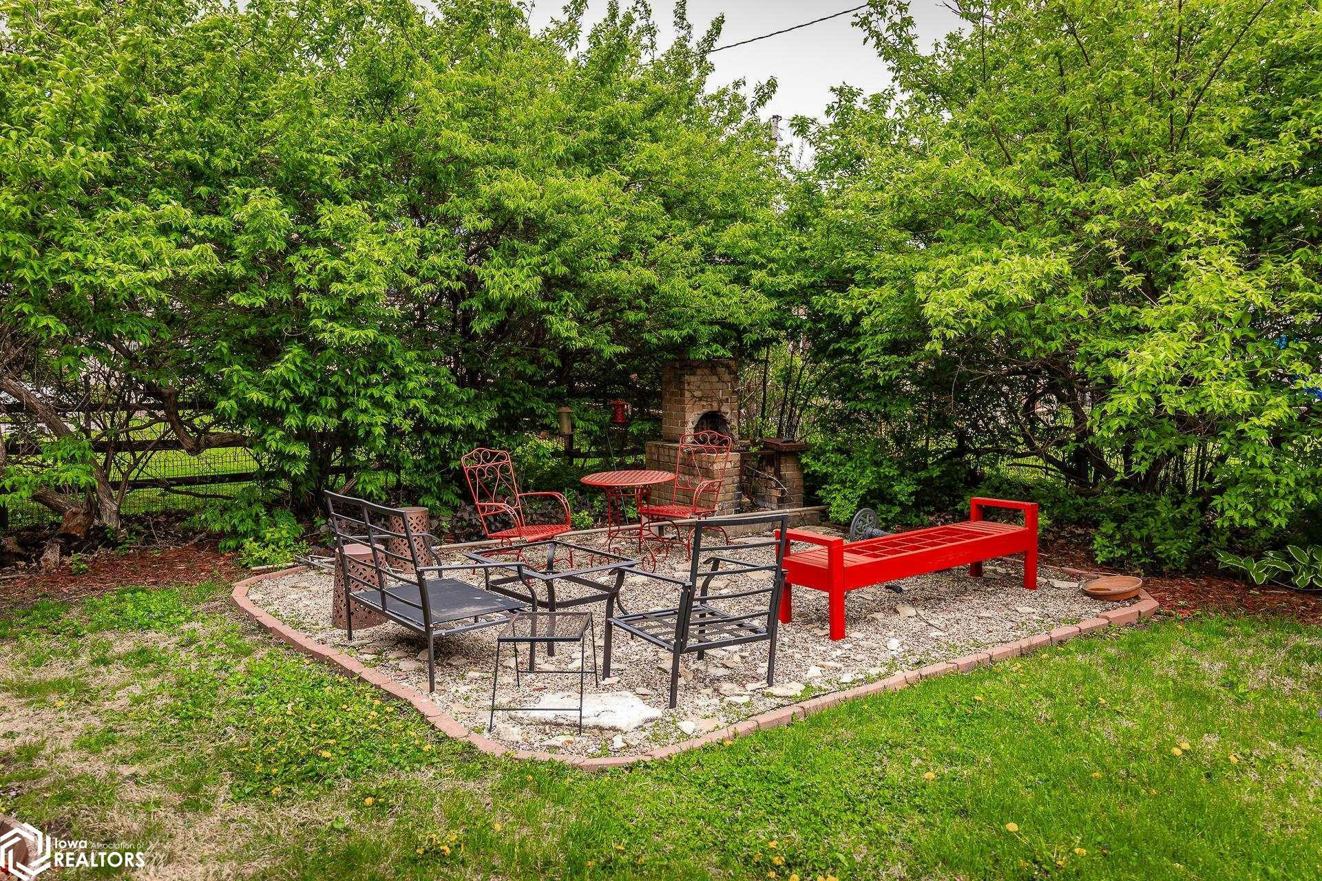 Property Photo: 911 W Church Street IA 50158