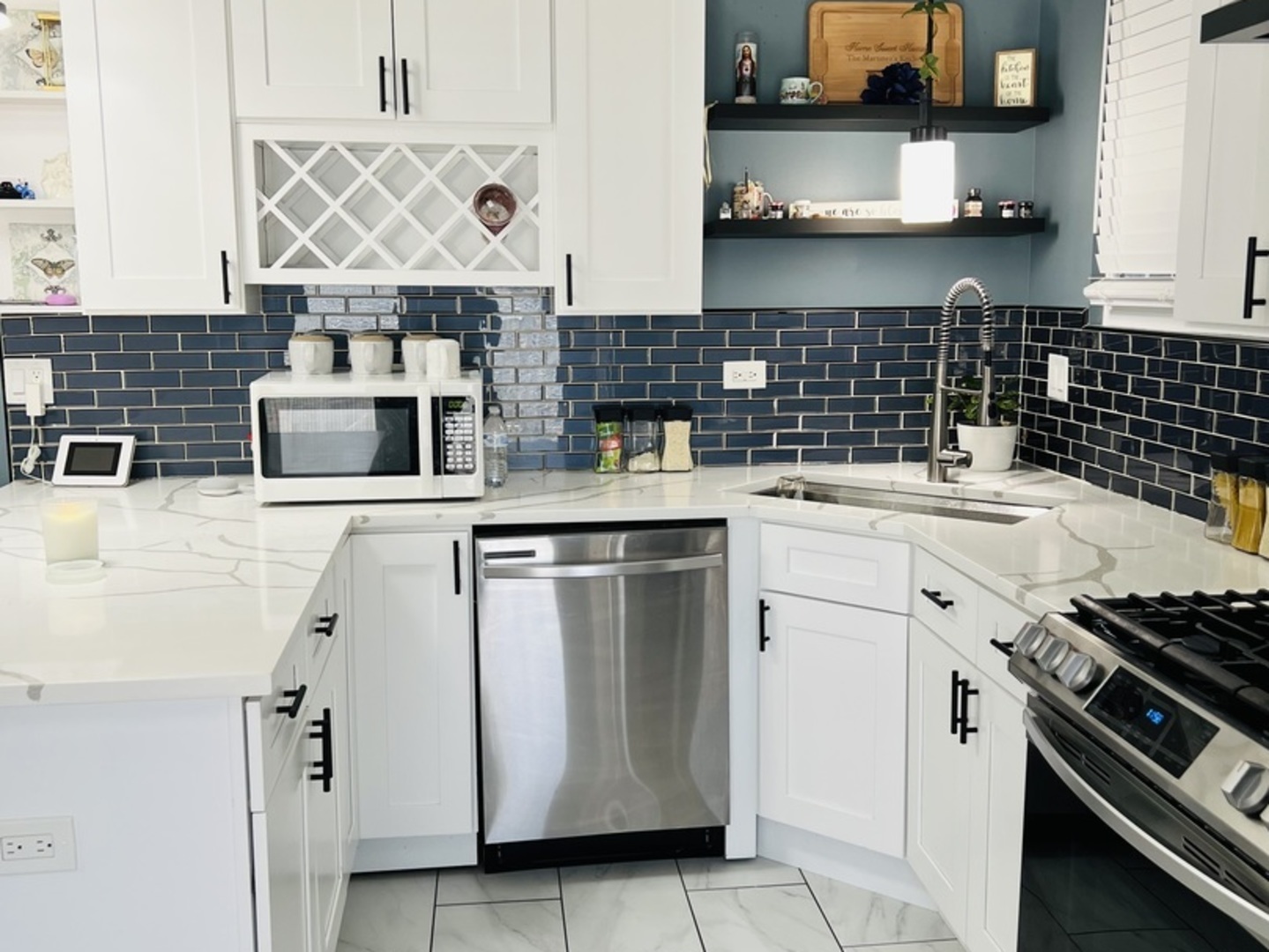 Property Photo: 1508 N Karlov Avenue IL 60651