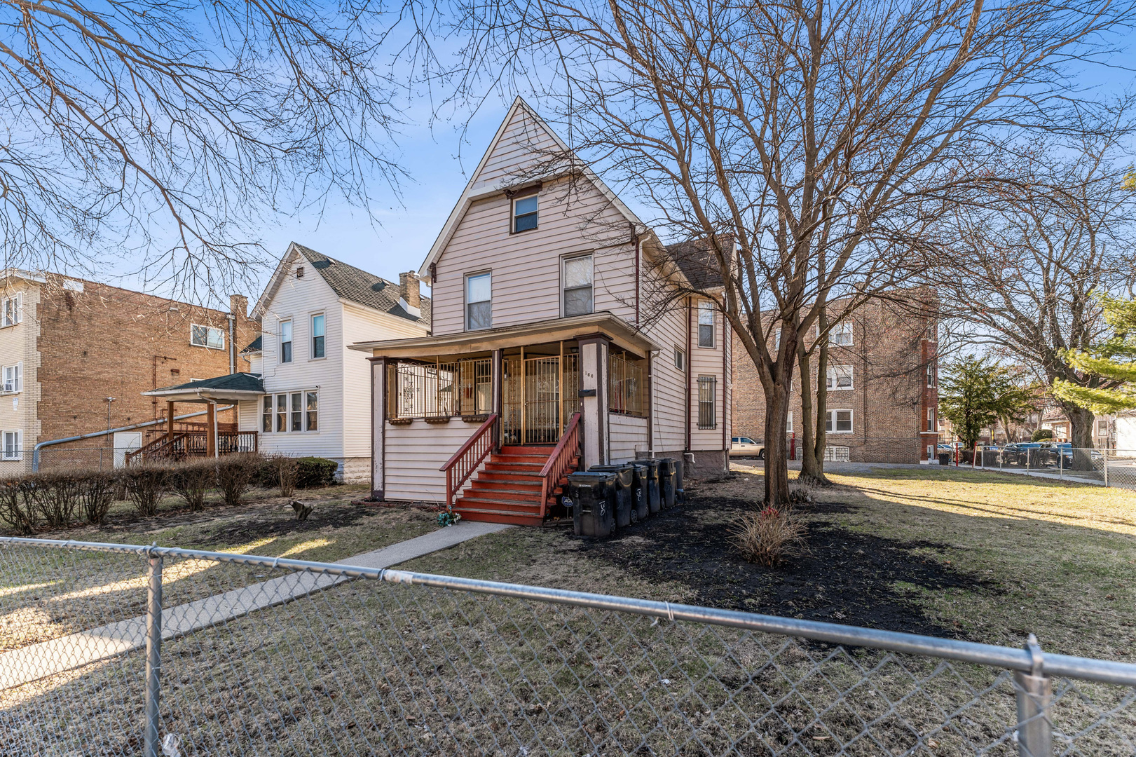 Property Photo: 160 N Waller Avenue IL 60644