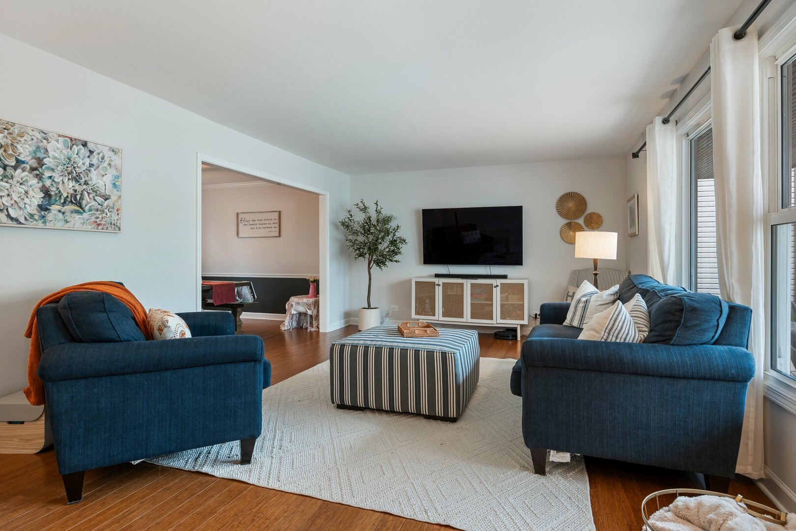 Property Photo: 6444 Coach House Road IL 60532