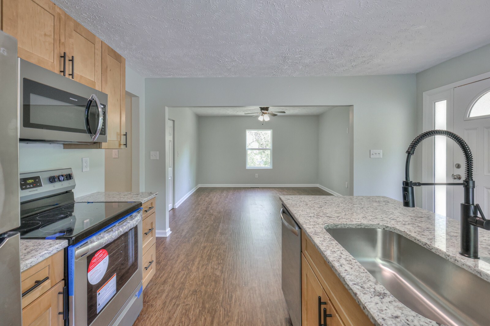 Property Photo: 526 Carney St TN 37160