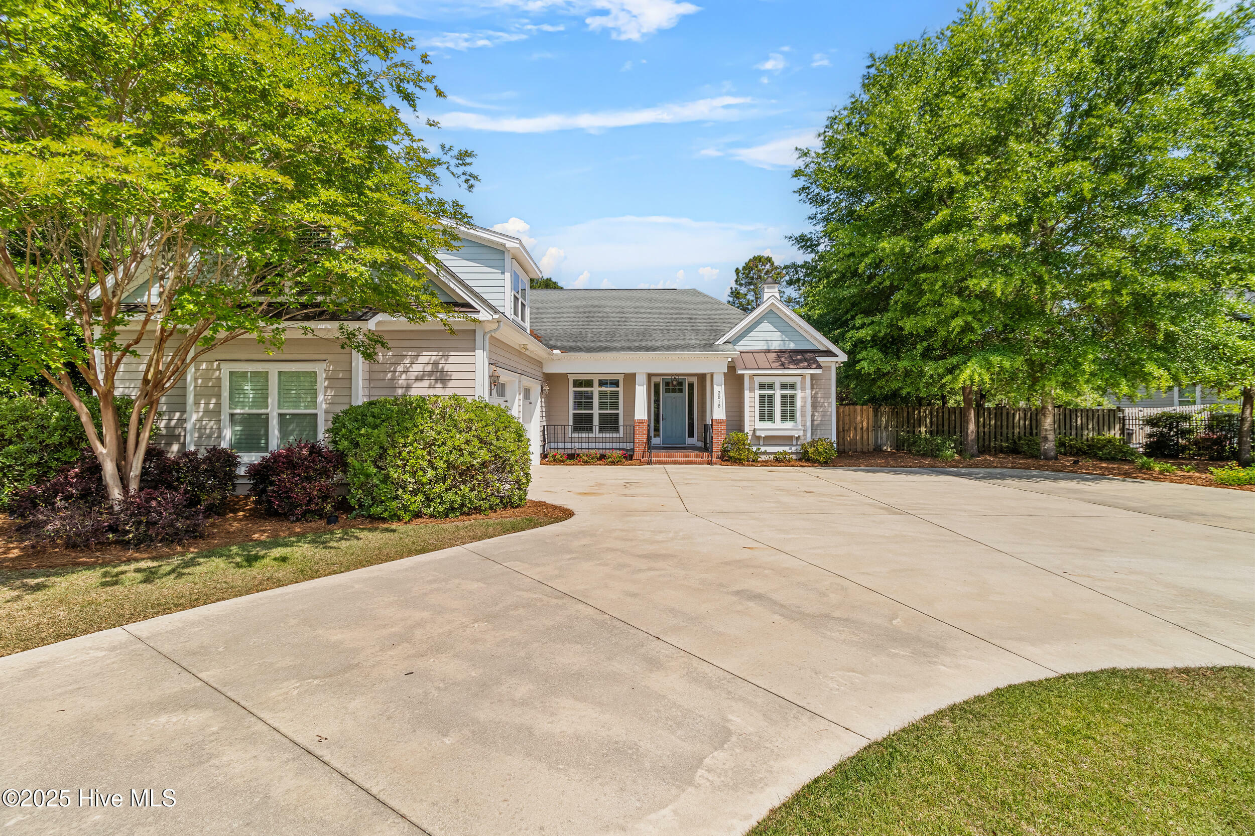 Property Photo: 2015 Lynnwood Drive NC 28403