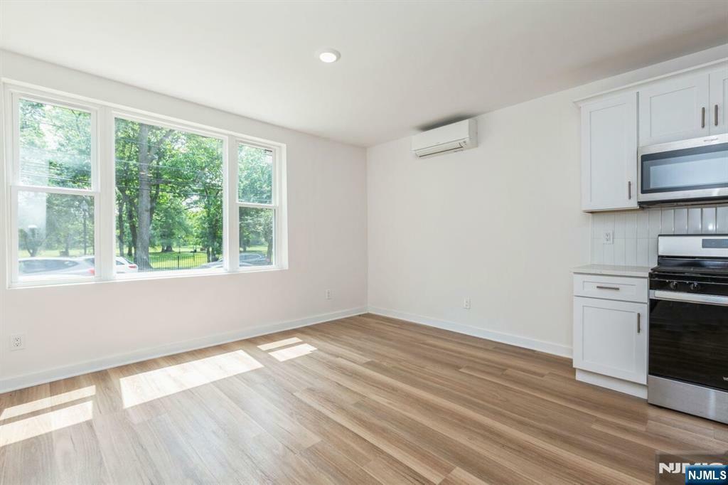 Property Photo:  164 Glenwood Avenue 101  NJ 07003 