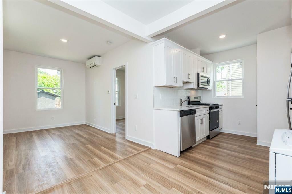 Property Photo:  164 Glenwood Avenue 102  NJ 07003 