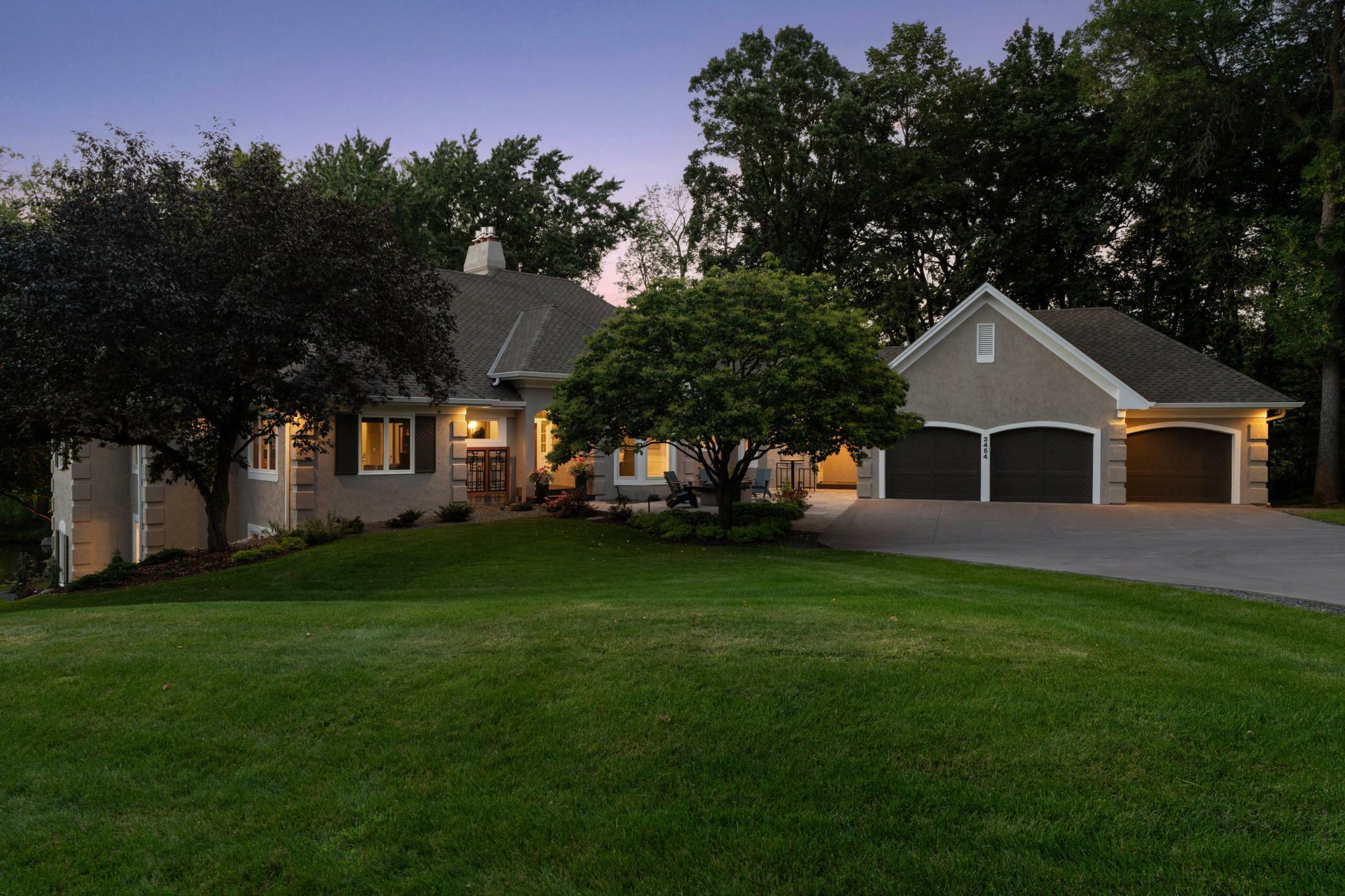 2454 Crowne Hill Road  Minnetonka MN 55305 photo