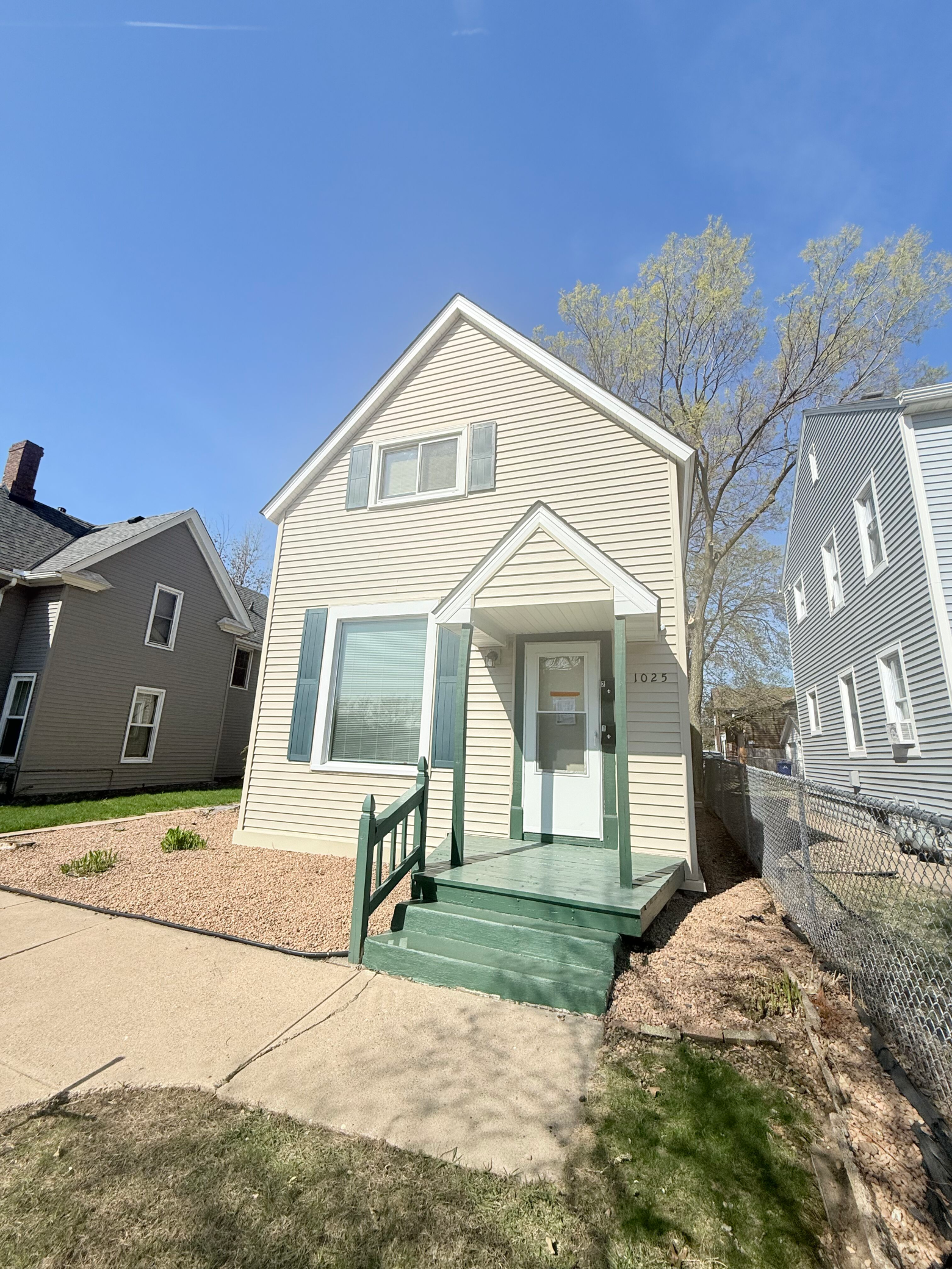 Property Photo: 1025 Galtier Street MN 55117