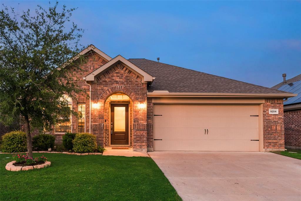 9204 Bronze Meadow Drive  Fort Worth TX 76131 photo