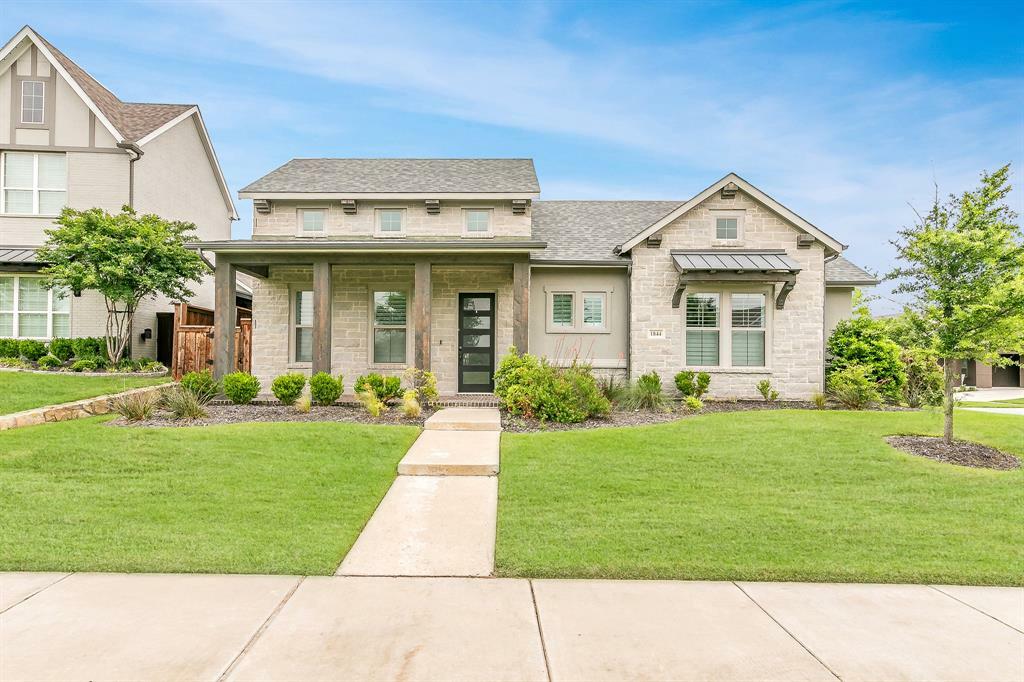 Property Photo: 1844 Quiet Oak Place TX 76008