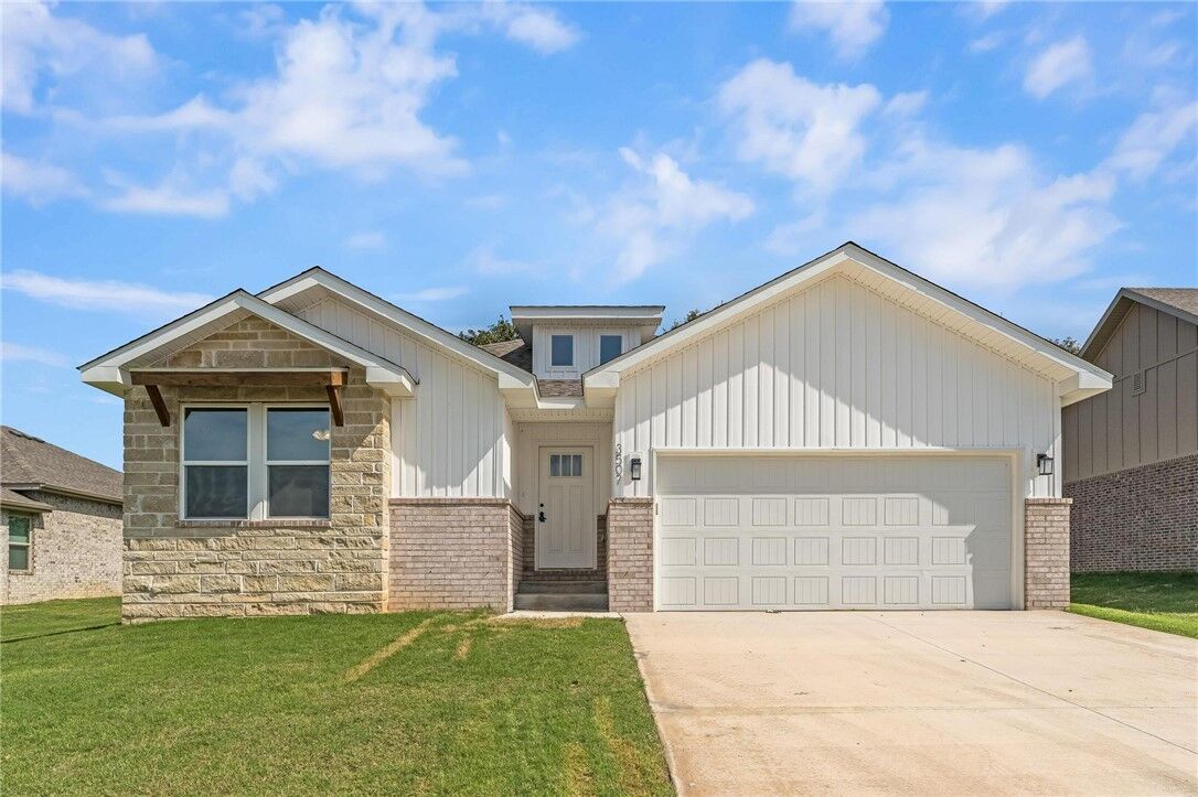 Property Photo:  3507 N Wiley Drive  AR 72761 