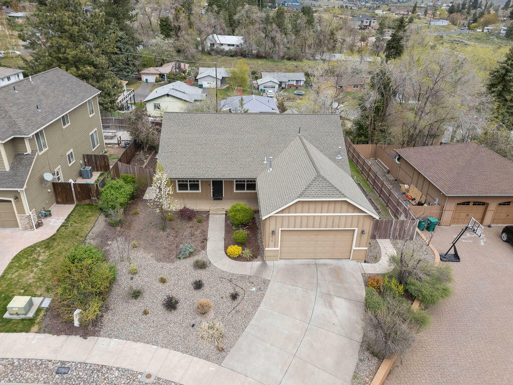 Property Photo: 635 Wildland Drive OR 97601