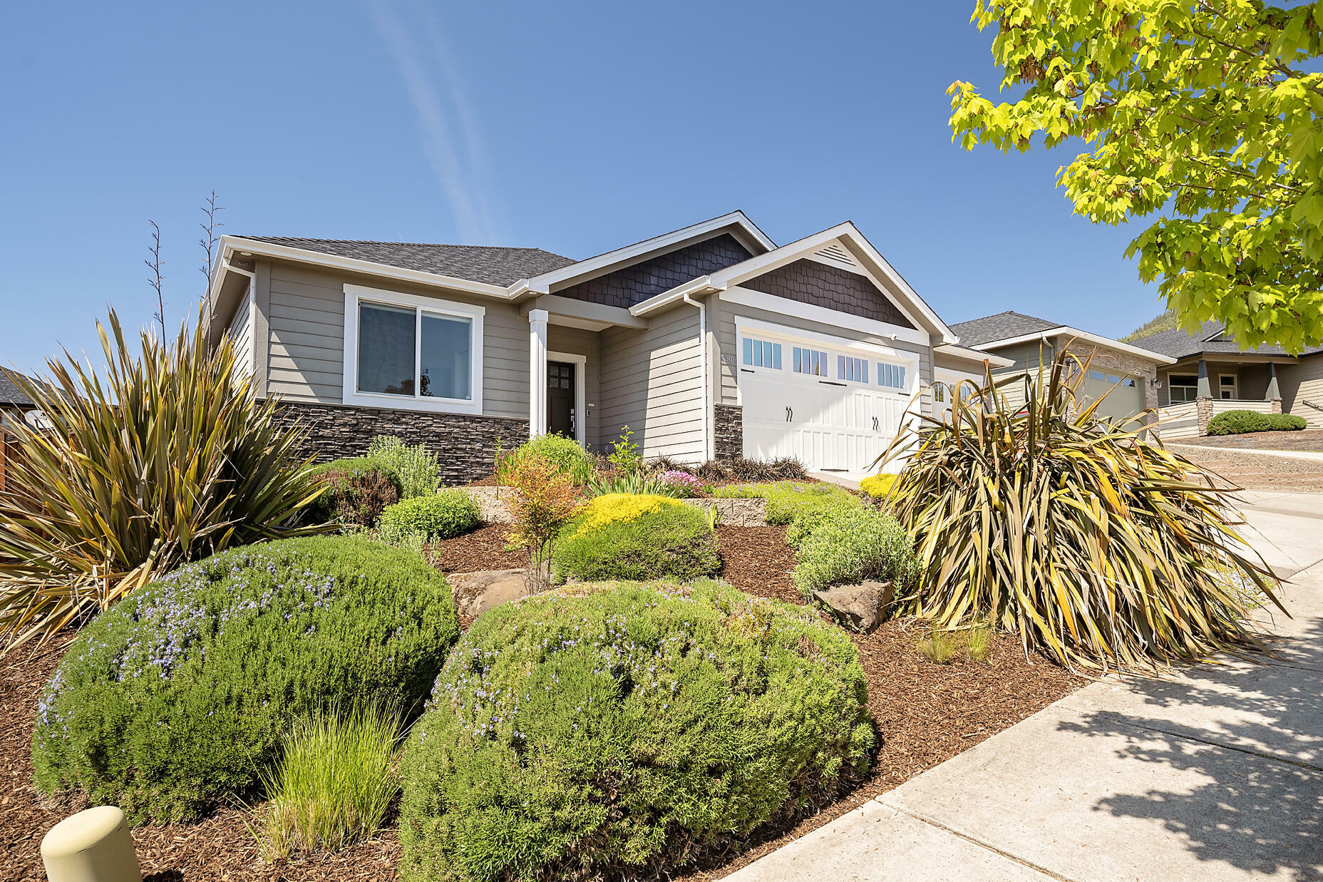 Property Photo: 4309 Navarro Springs Avenue OR 97504