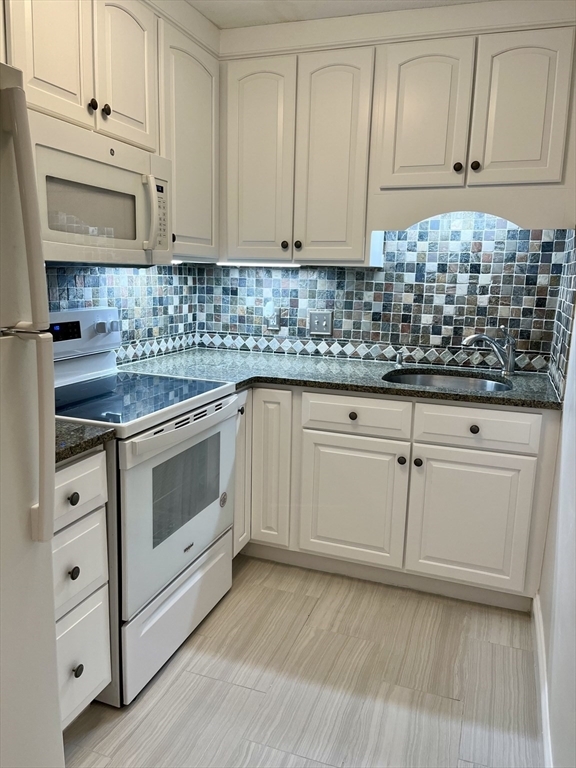 Property Photo:  11 Riverside Ave 4  MA 01923 