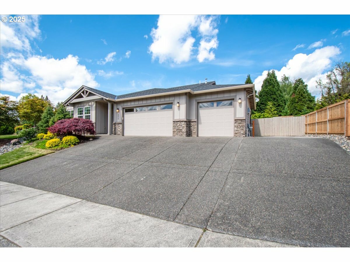 Property Photo: 4414 NW 122nd St WA 98685