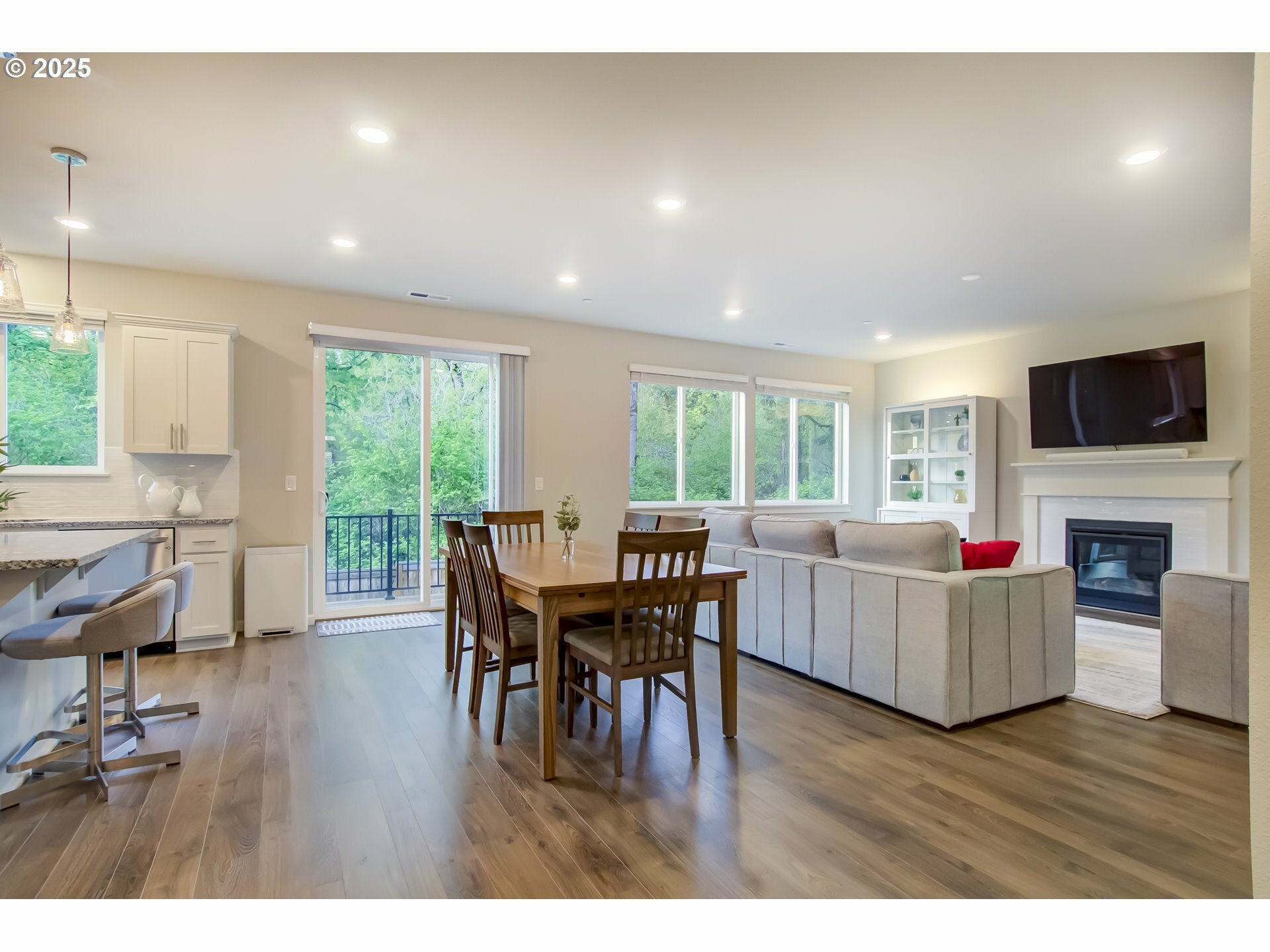 Property Photo: 6750 N 89th Loop WA 98607