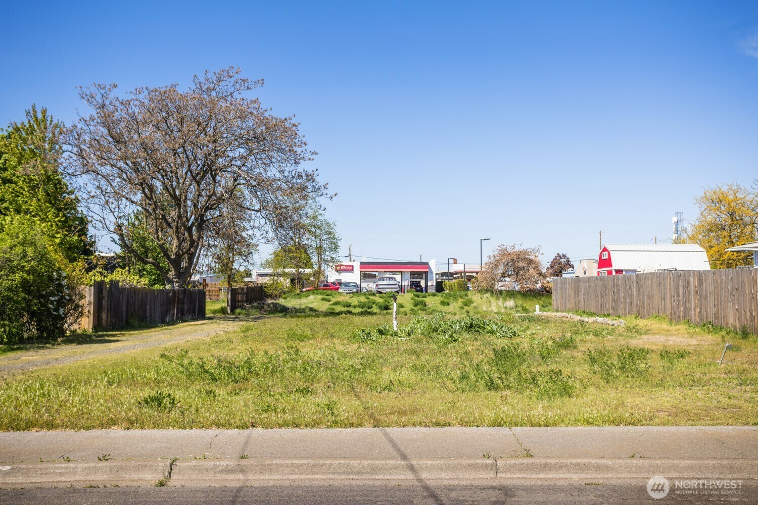 Property Photo: 1735 Evergreen Street WA 99362