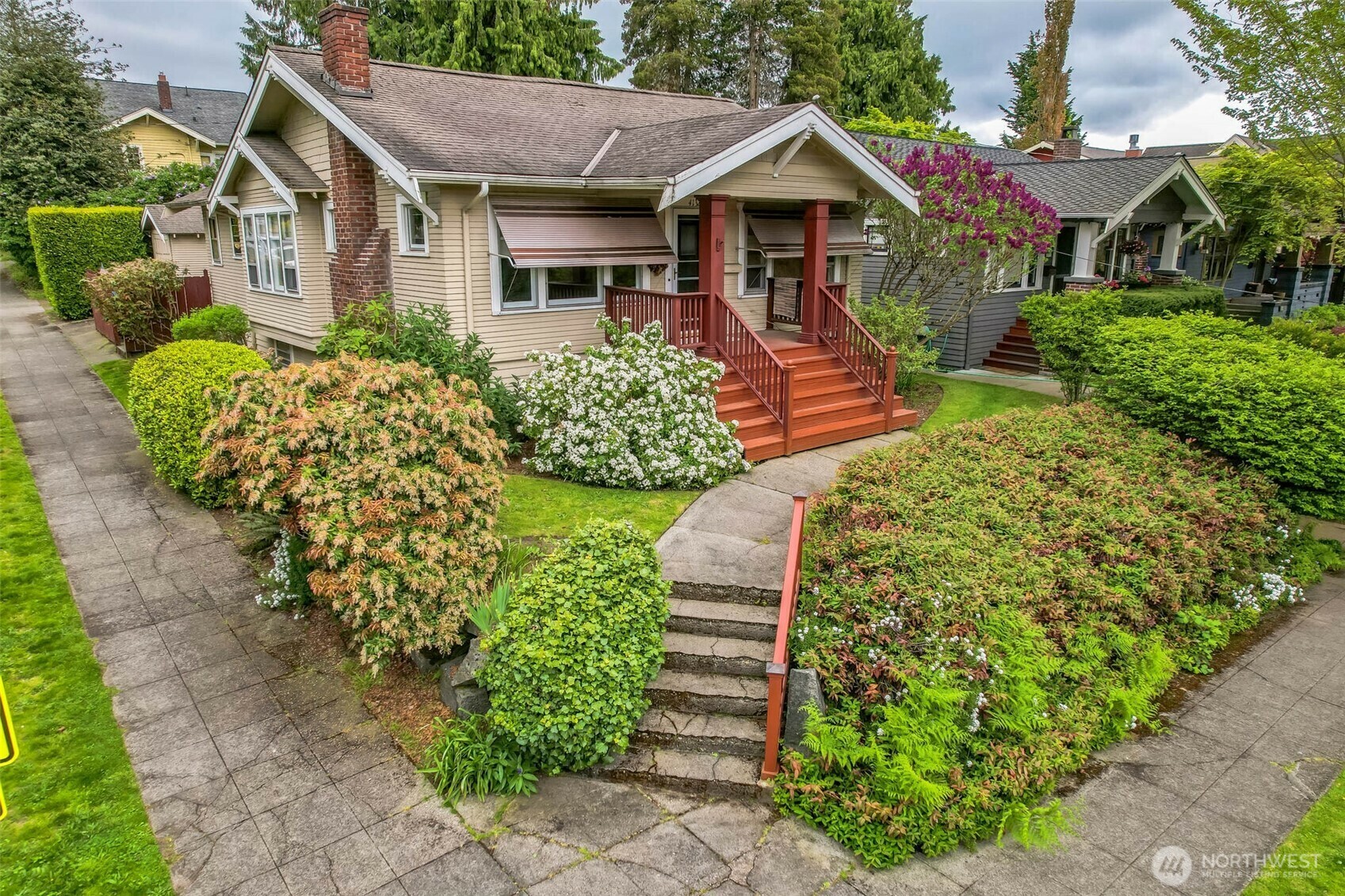 Property Photo: 4132 Ashworth Avenue N WA 98103