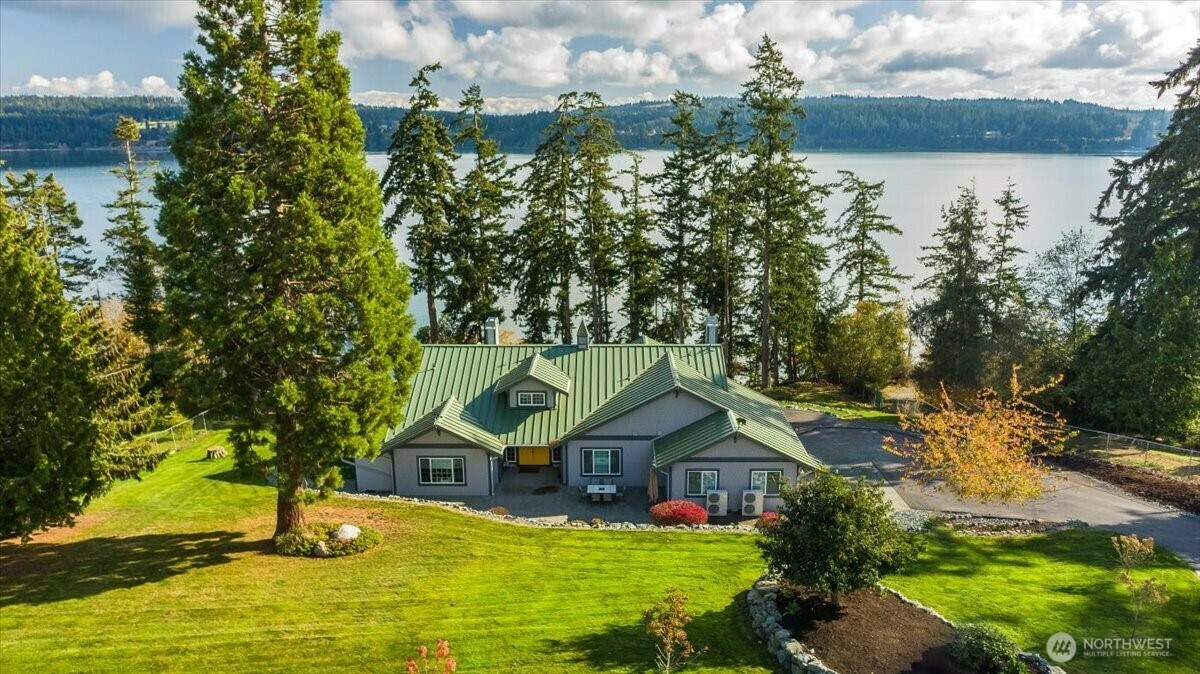 Property Photo: 1447 Everette Lane WA 98249