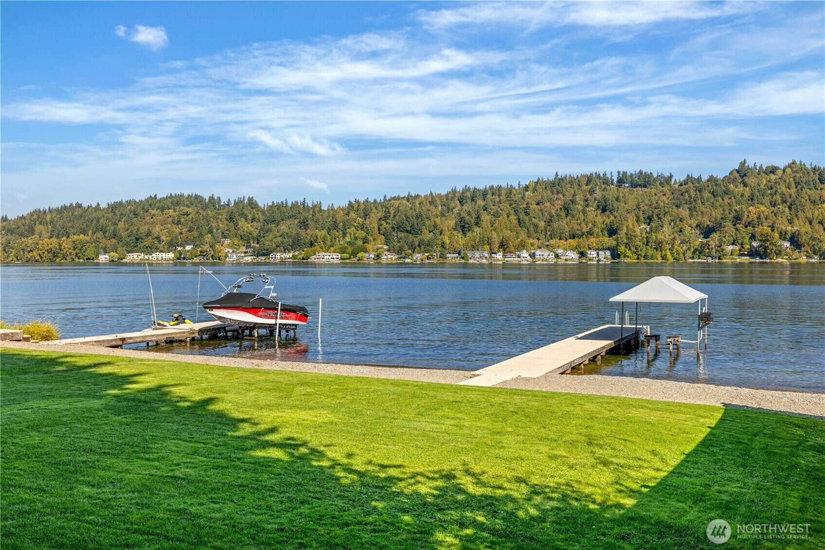 Property Photo: 2624 W Lake Sammamish Parkway NE WA 98052