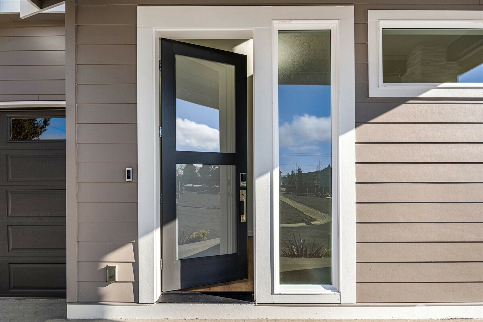 Property Photo: 11612 SE 196 Street 7 WA 98031