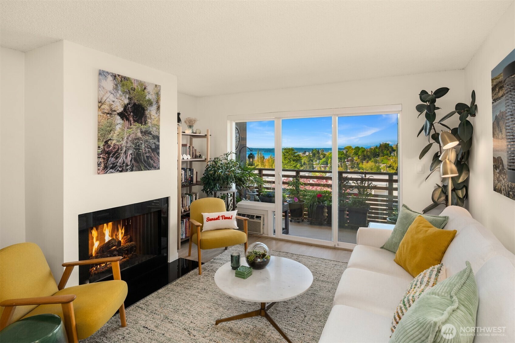 4444  44th Avenue SW 403  Seattle WA 98116 photo