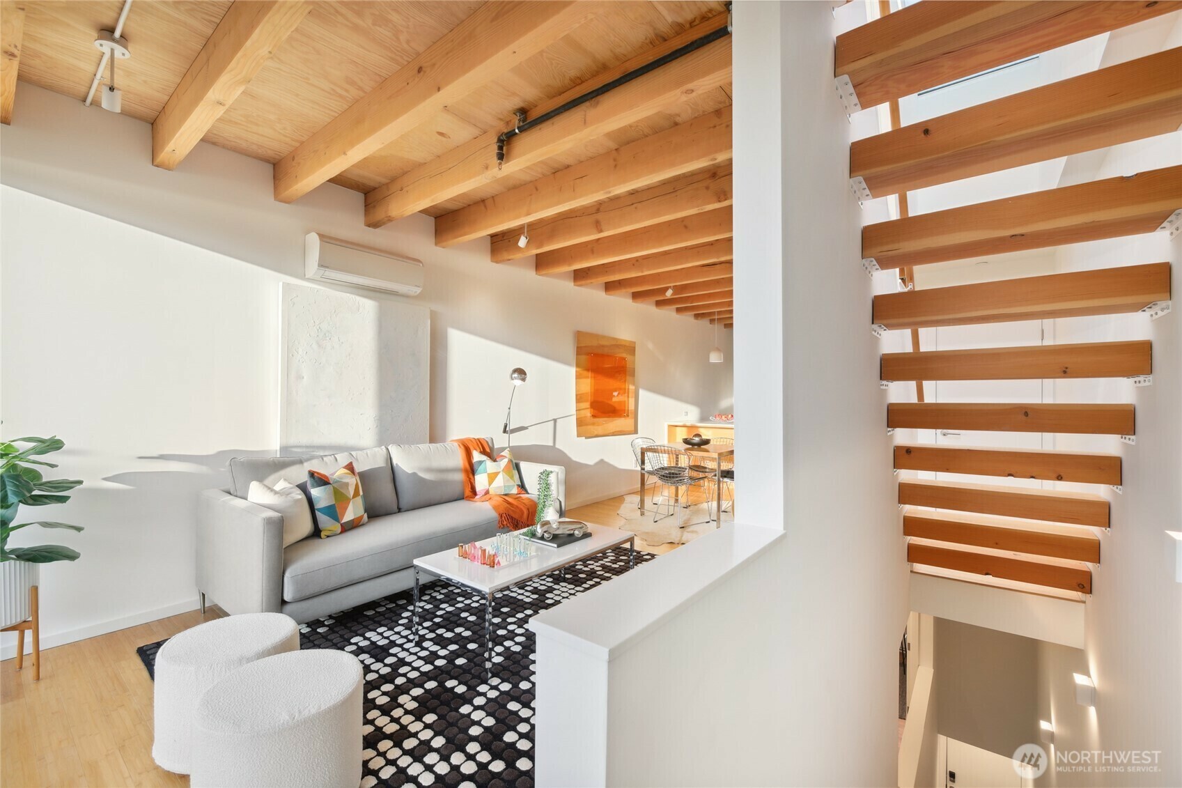 Property Photo: 115 E Allison Street WA 98102