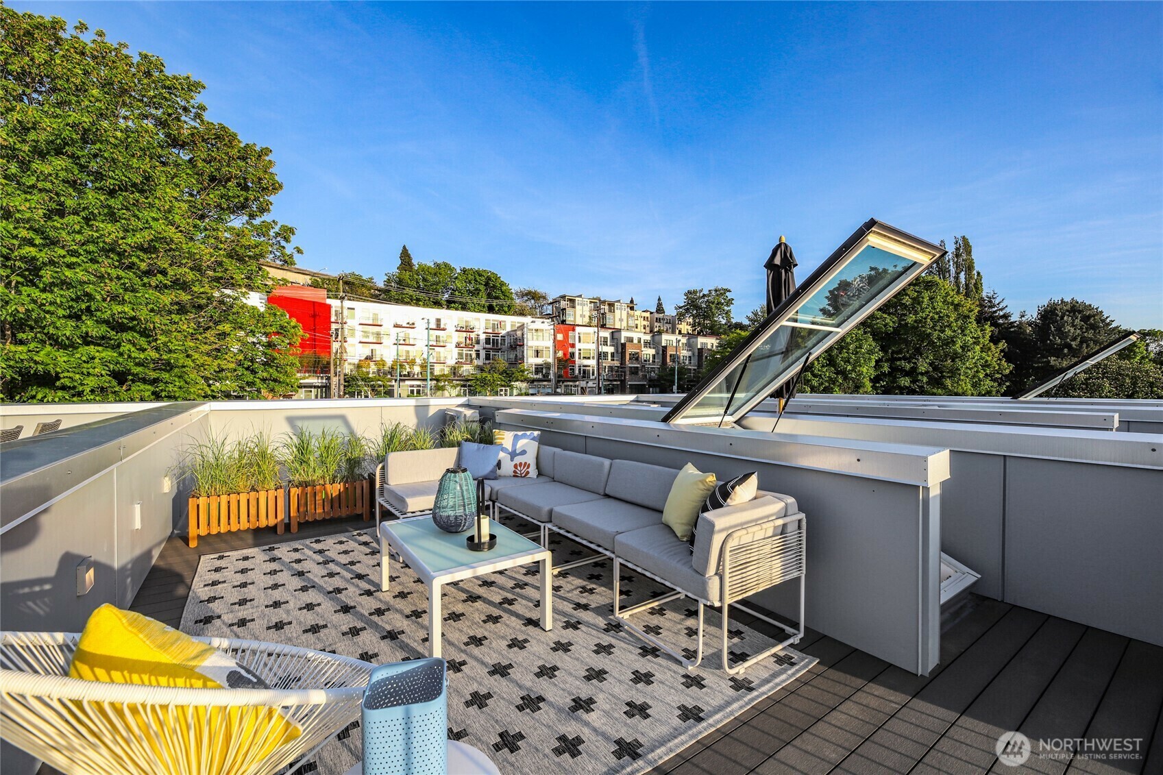 Property Photo: 115 E Allison Street WA 98102