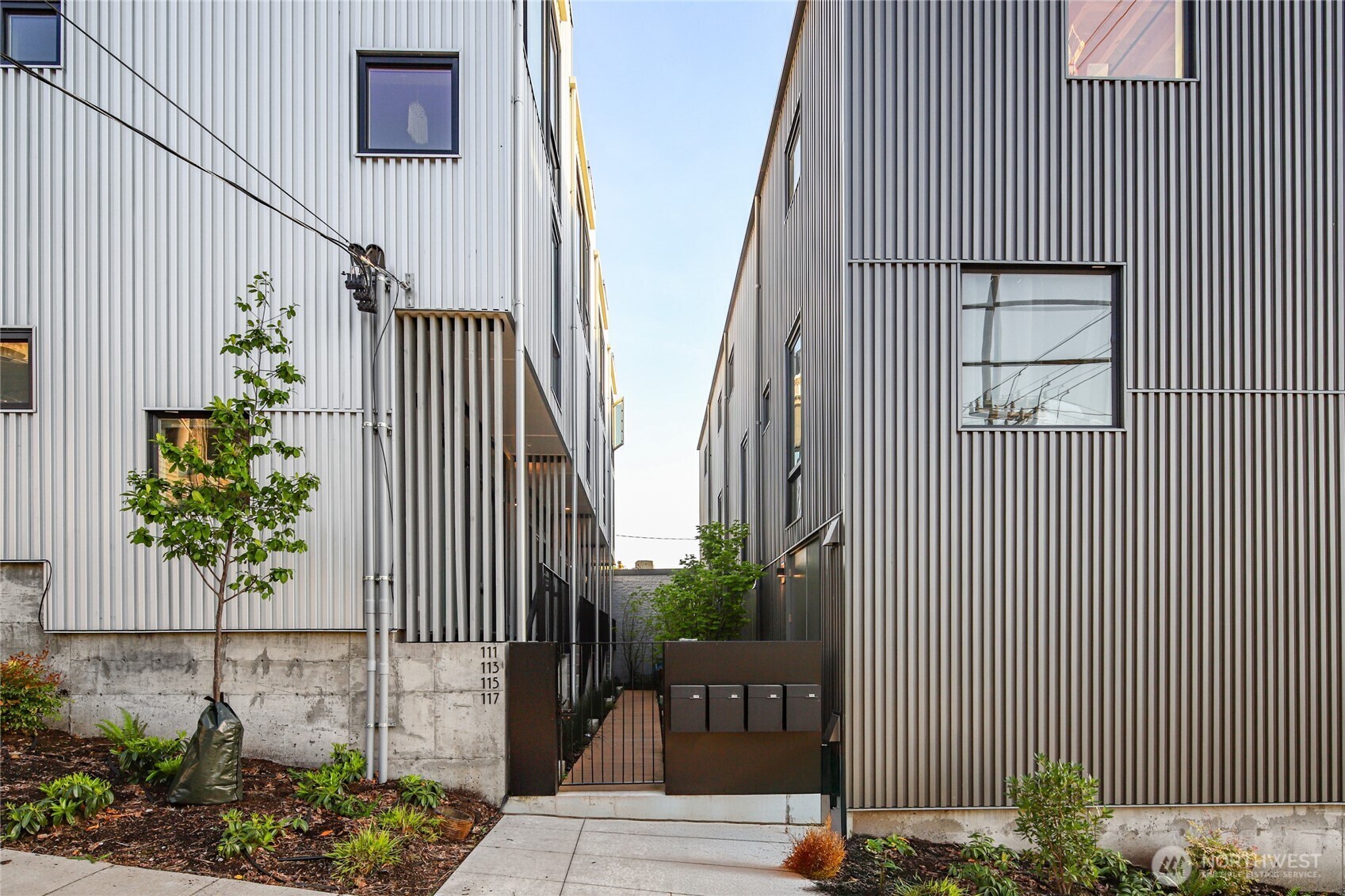 Property Photo: 115 E Allison Street WA 98102