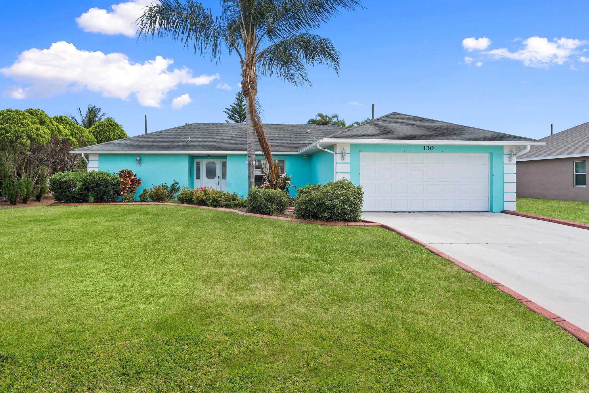 Property Photo: 130 SW Airview Avenue FL 34984