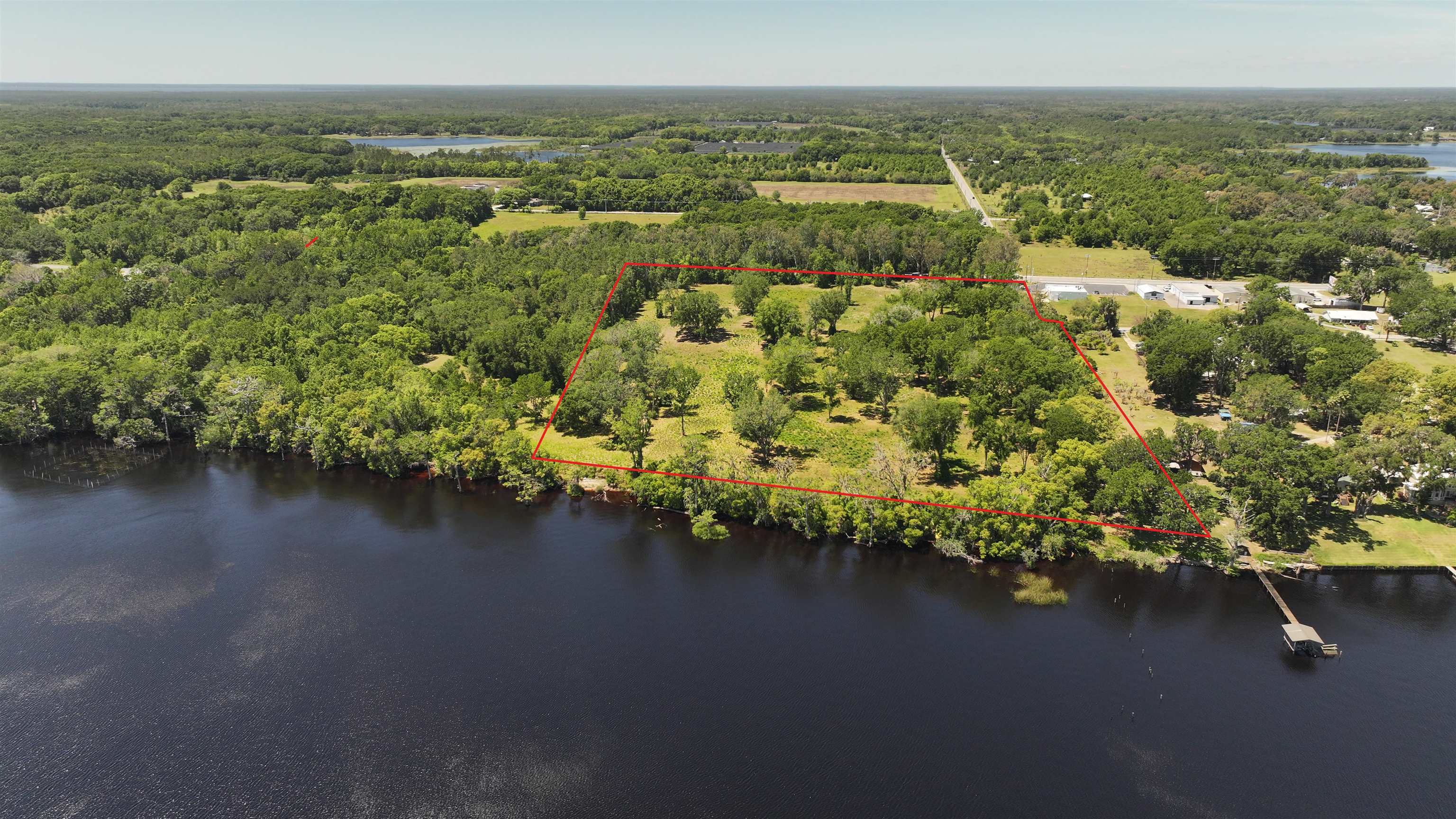 Property Photo: 2570 S Highway 17 FL 32112