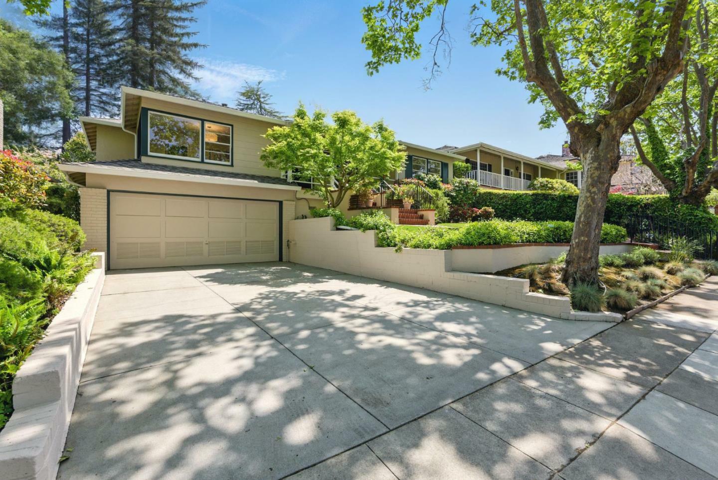 Property Photo: 631 Columbia Drive CA 94402