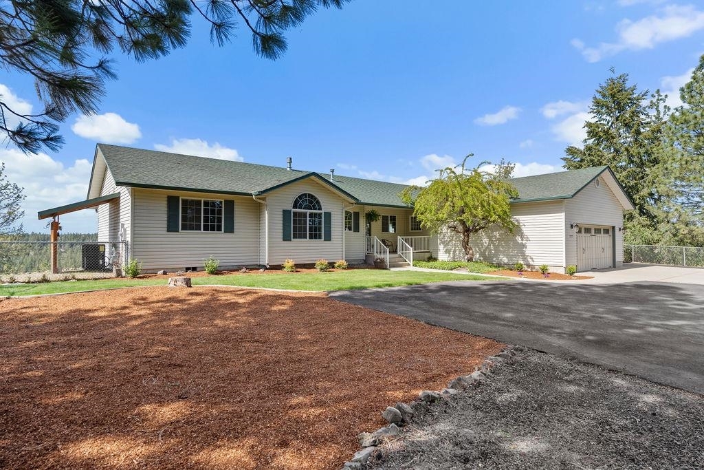 Property Photo: 2221 N Fairchild Dr WA 99022