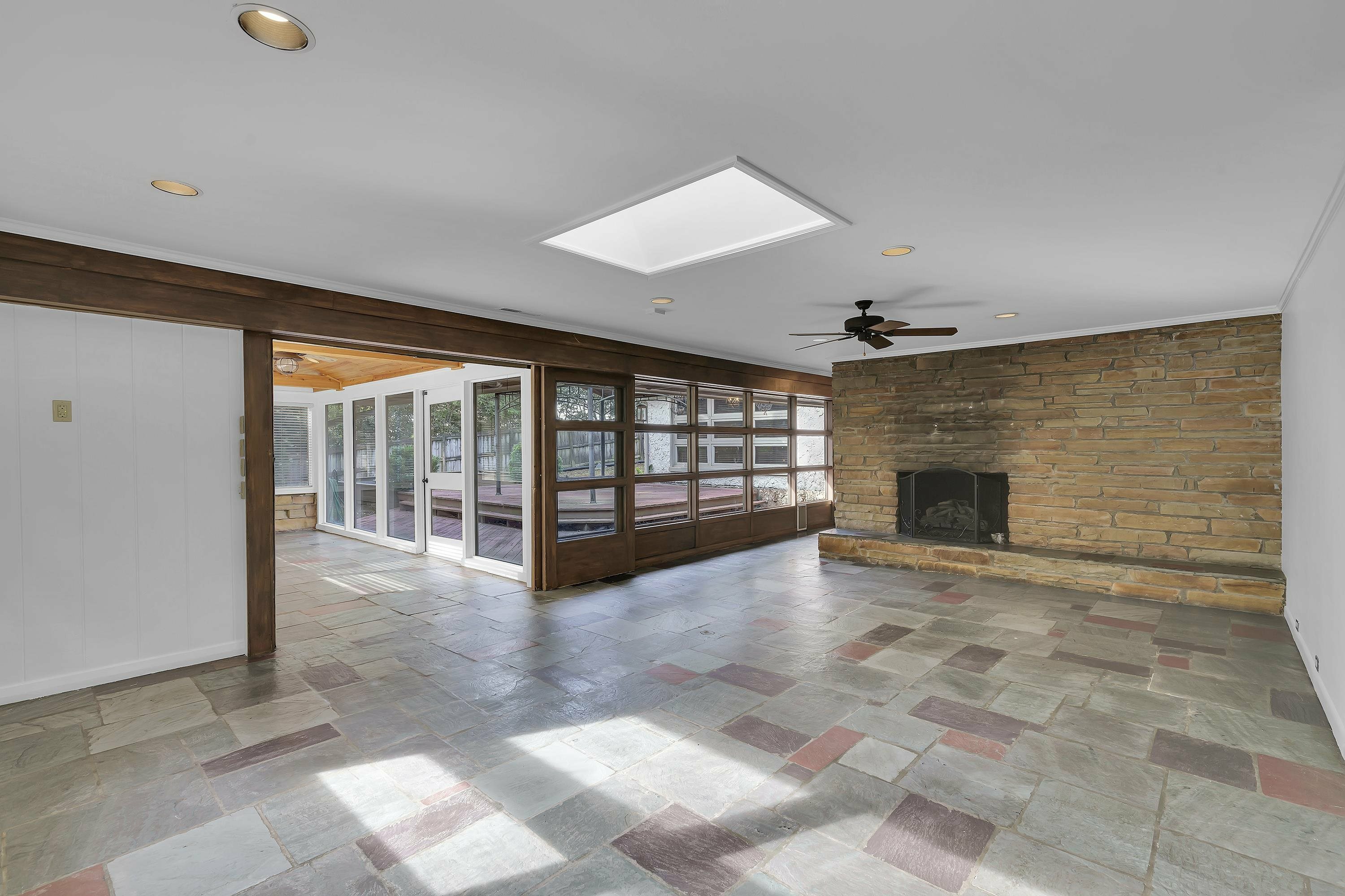 Property Photo: 915 Brentwood Drive SC 29302