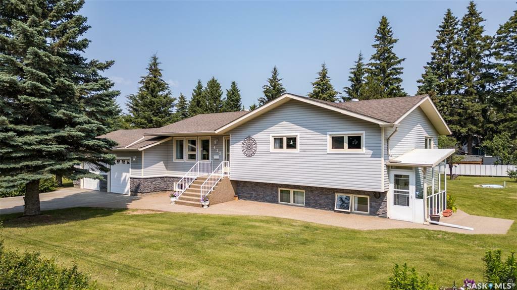 Property Photo: 452 11th Street NW SK S6V 5R3