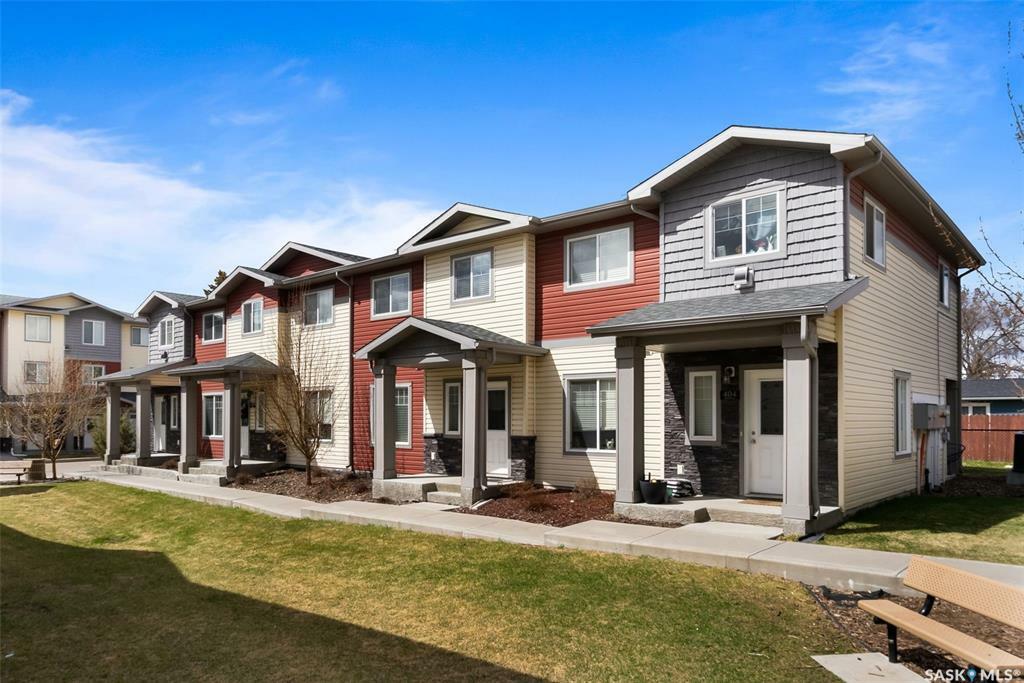 Property Photo: 3440 Avonhurst Drive 401 SK S4R 2E1