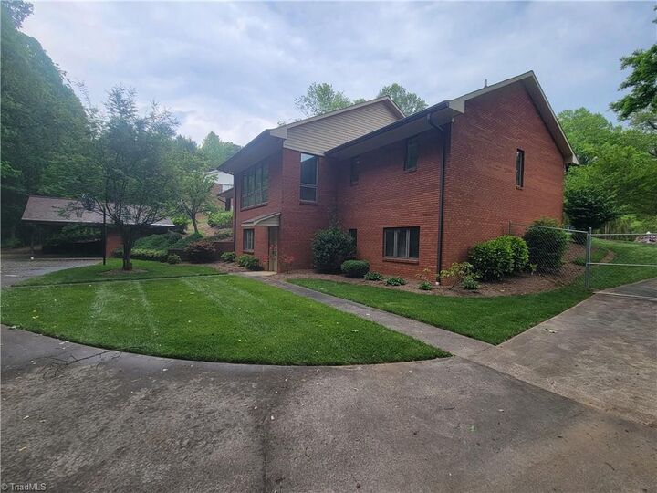 Property Photo: 512 Finley Street NC 28659