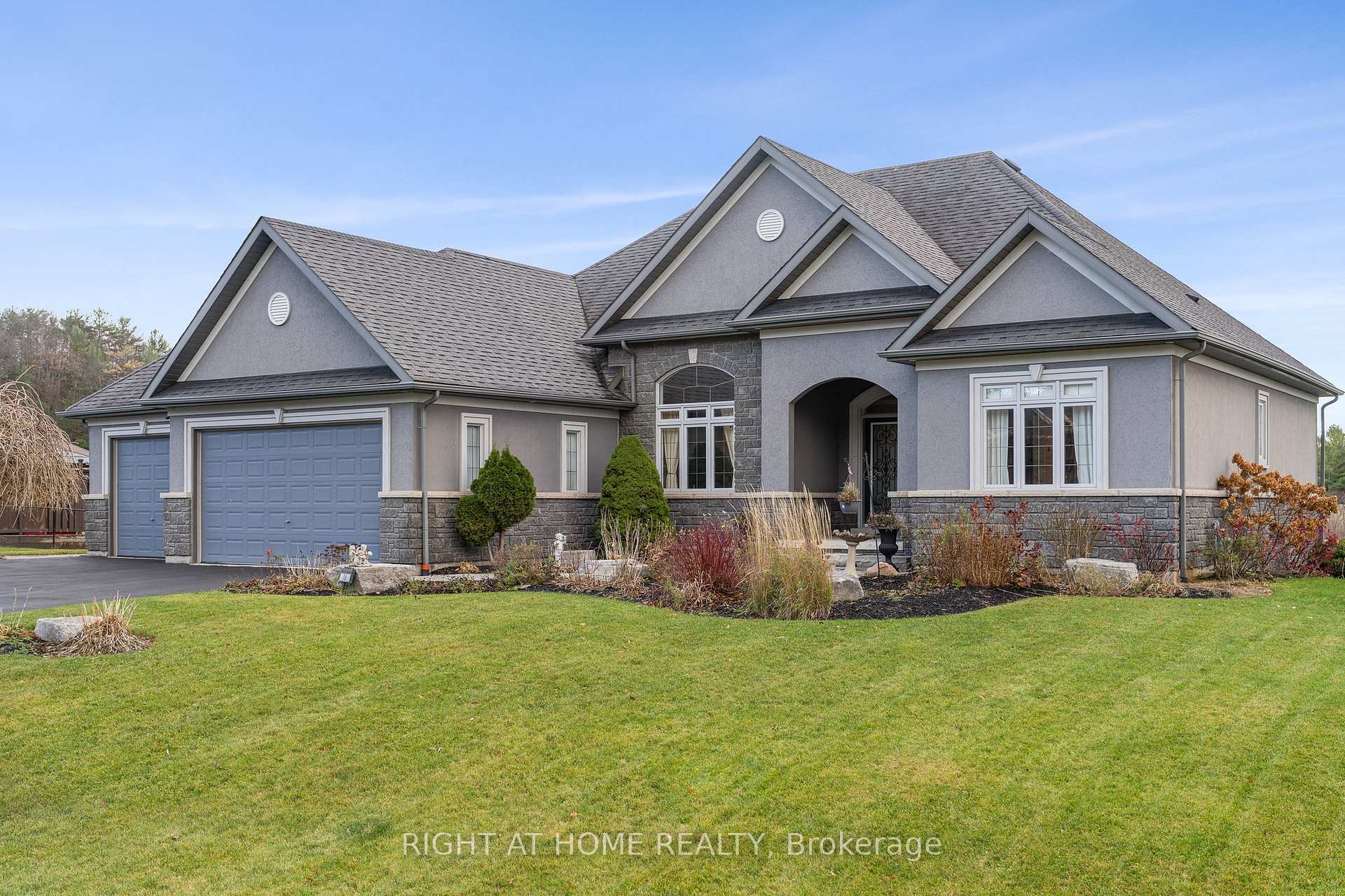 Property Photo: 16 Deanna Drive ON L9Z 1J5