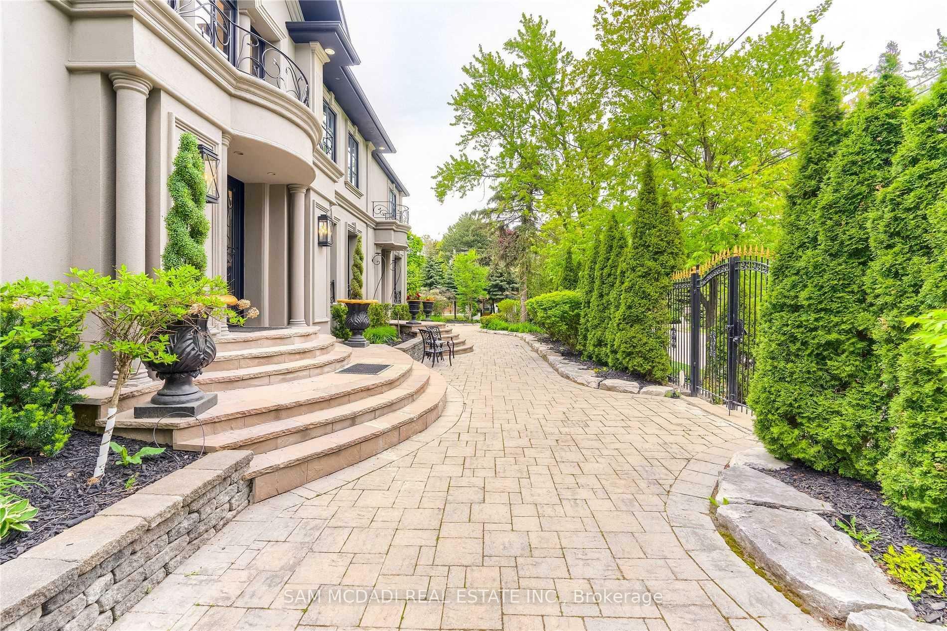 Property Photo: 1540 Mississauga Road ON L5H 2K1