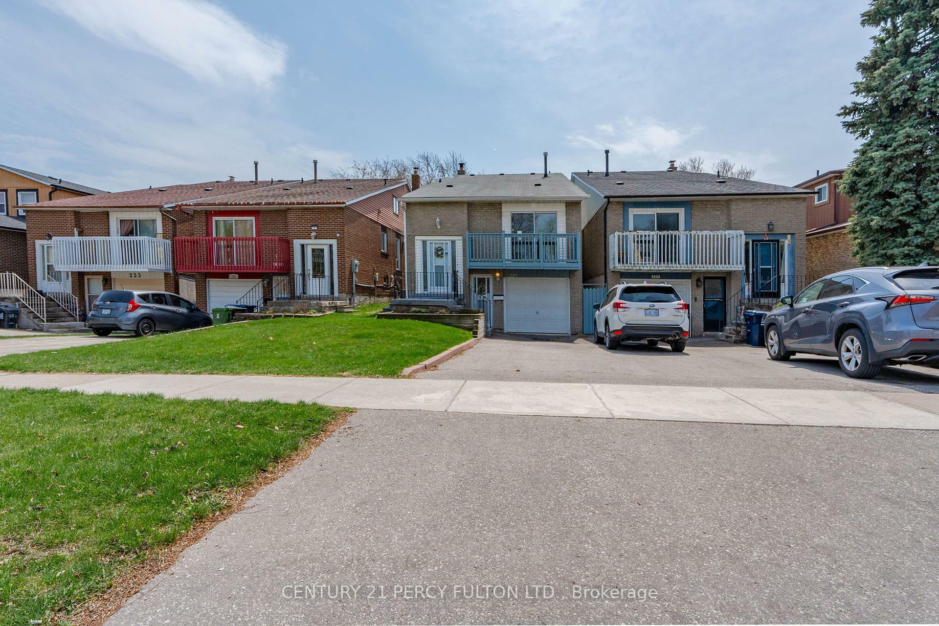 Photo de la propriété: 229 Invergordon Avenue ON M1S 3Z1