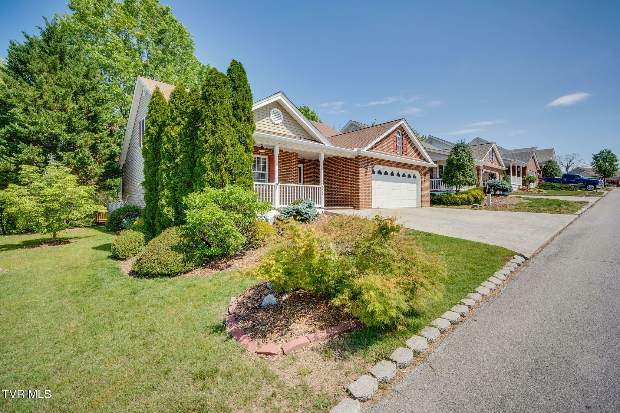 Property Photo: 610 Willowcrest Place TN 37660