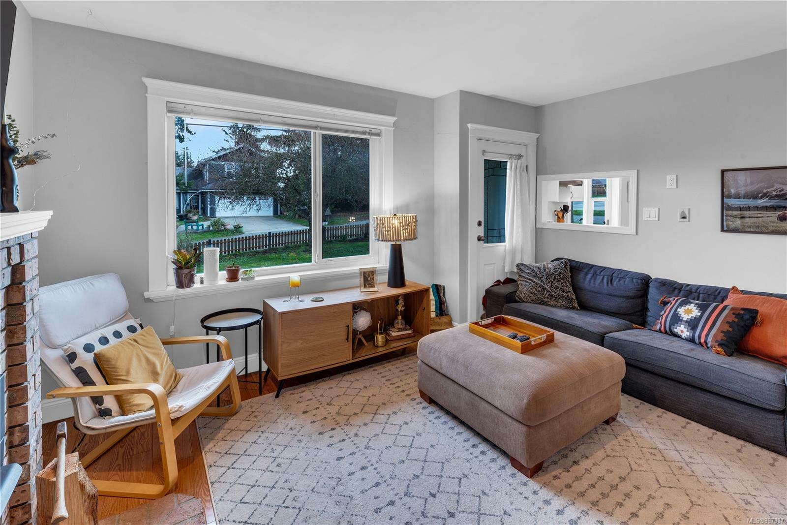 Property Photo: 3016 Dysart Rd BC V9A 2K2