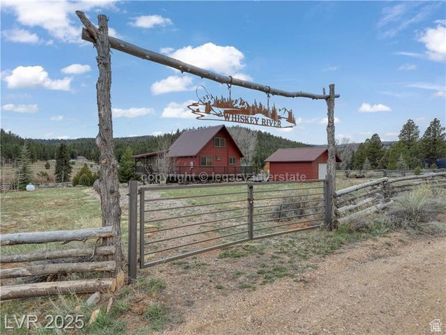 Property Photo:  660 E Aspen Meadow Dr  UT 84735 