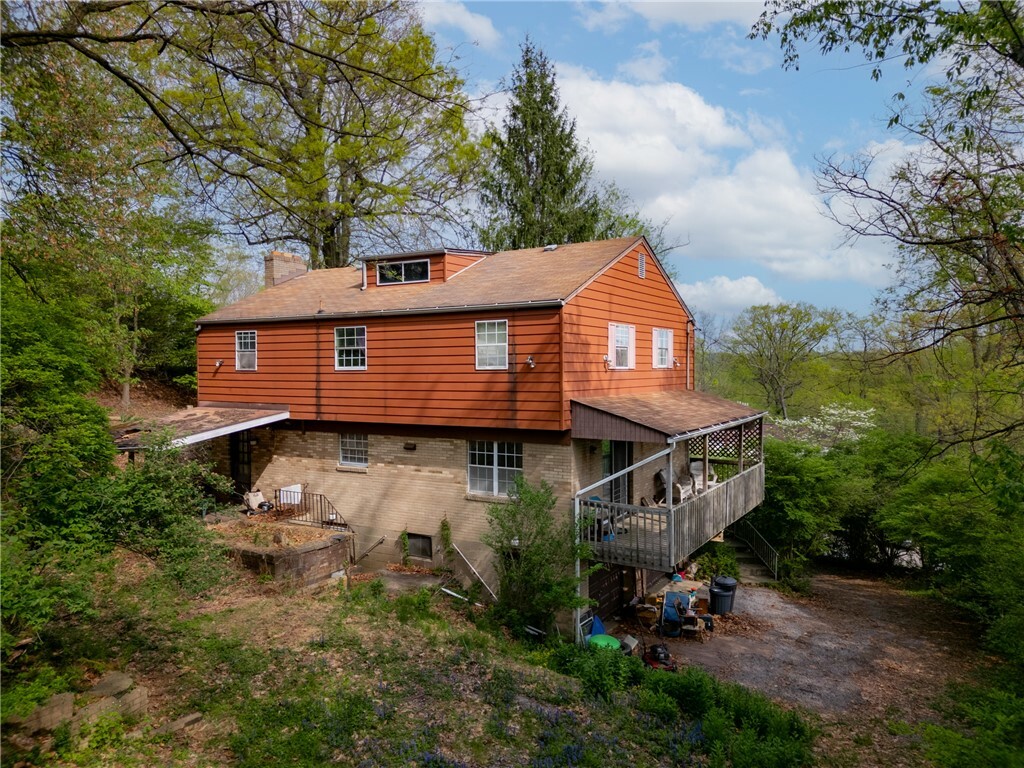 Property Photo: 525 Glenhaven Dr PA 15116